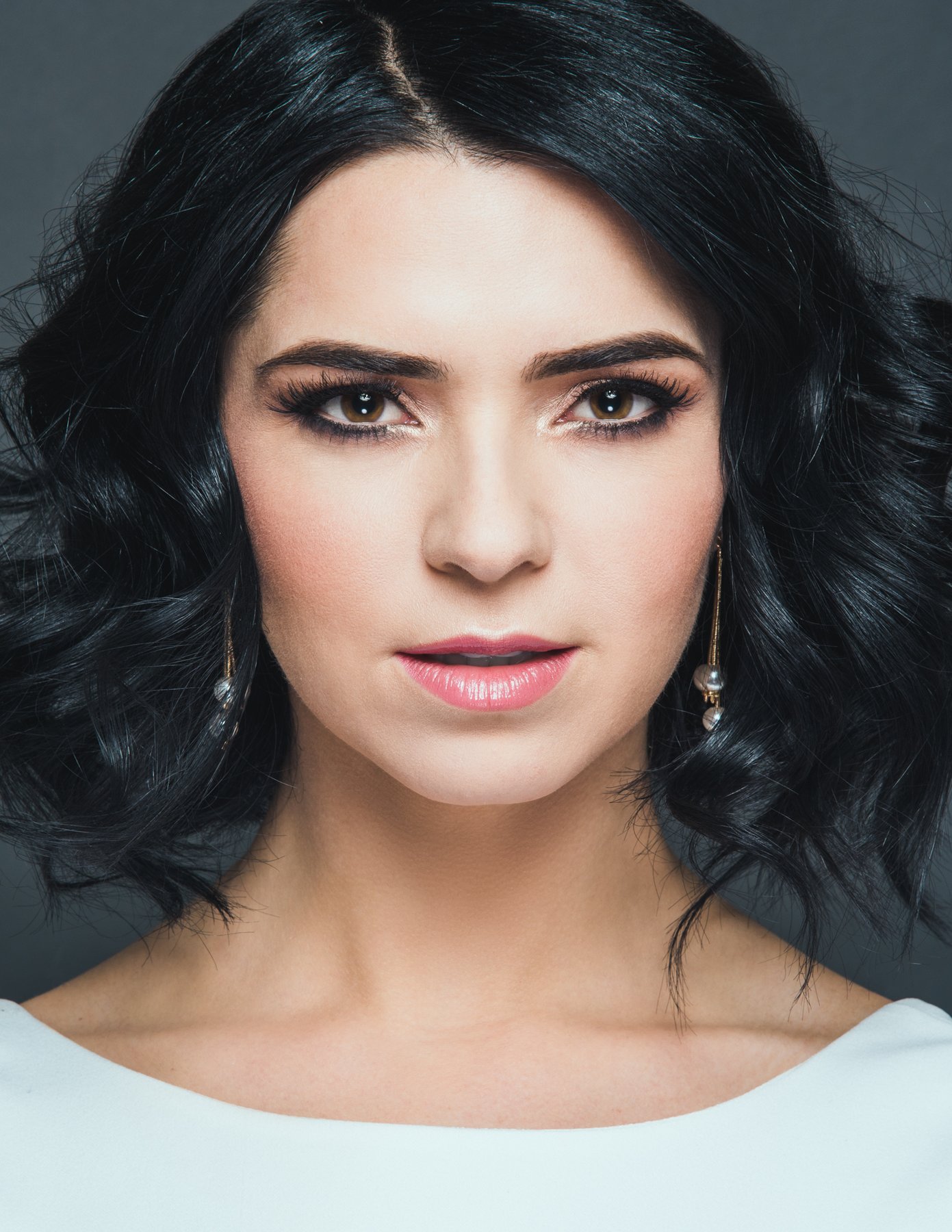Glam evening makeup look by Mary Nova, Toronto